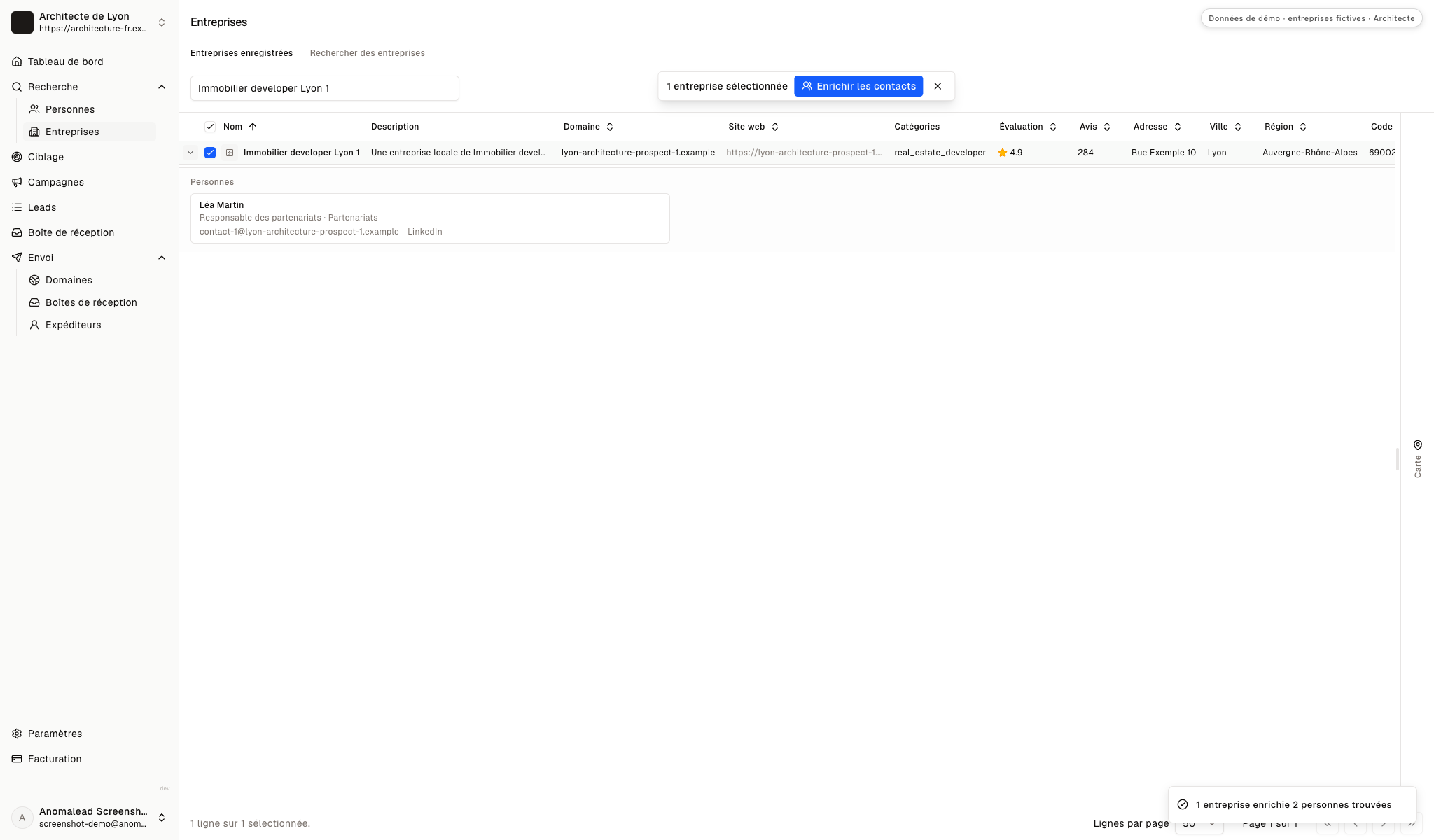Fiche contact avec nom, fonction partenariats, email professionnel et lien de profil.