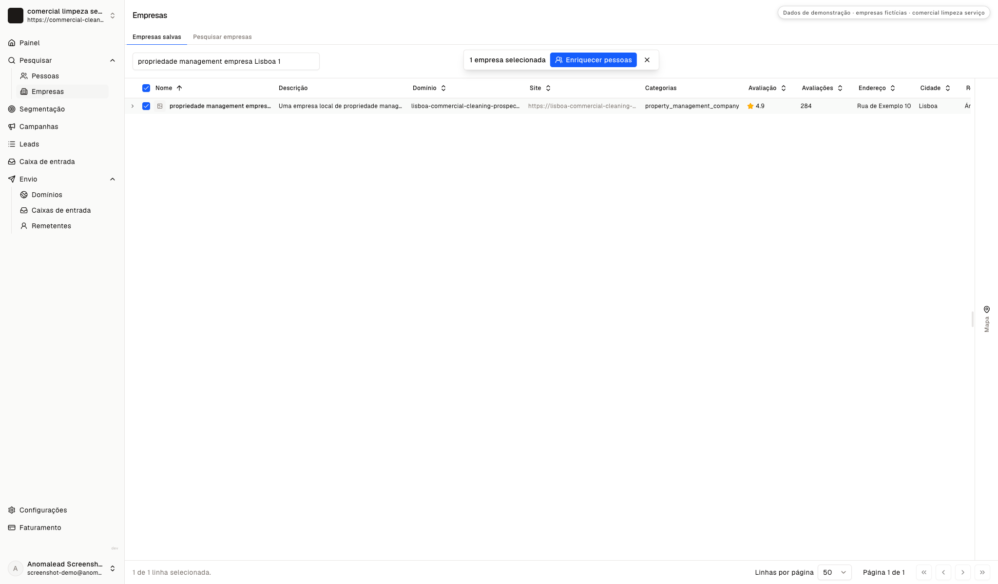 Vista de empresas guardadas com uma conta fictícia de gestão imobiliária selecionada para encontrar contactos.