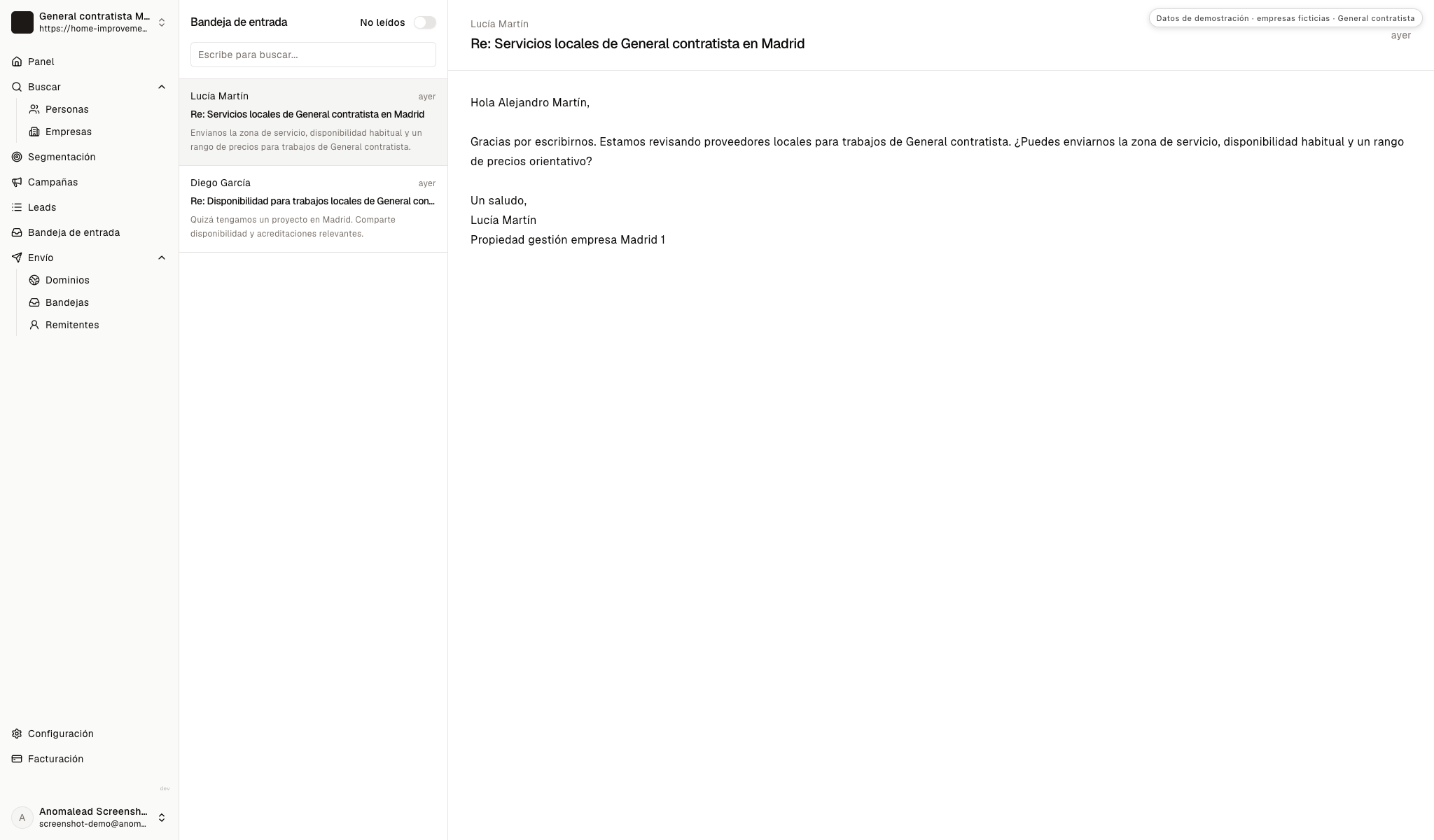 Bandeja con respuestas ficticias sobre cobertura, calendario, trabajos y credenciales.
