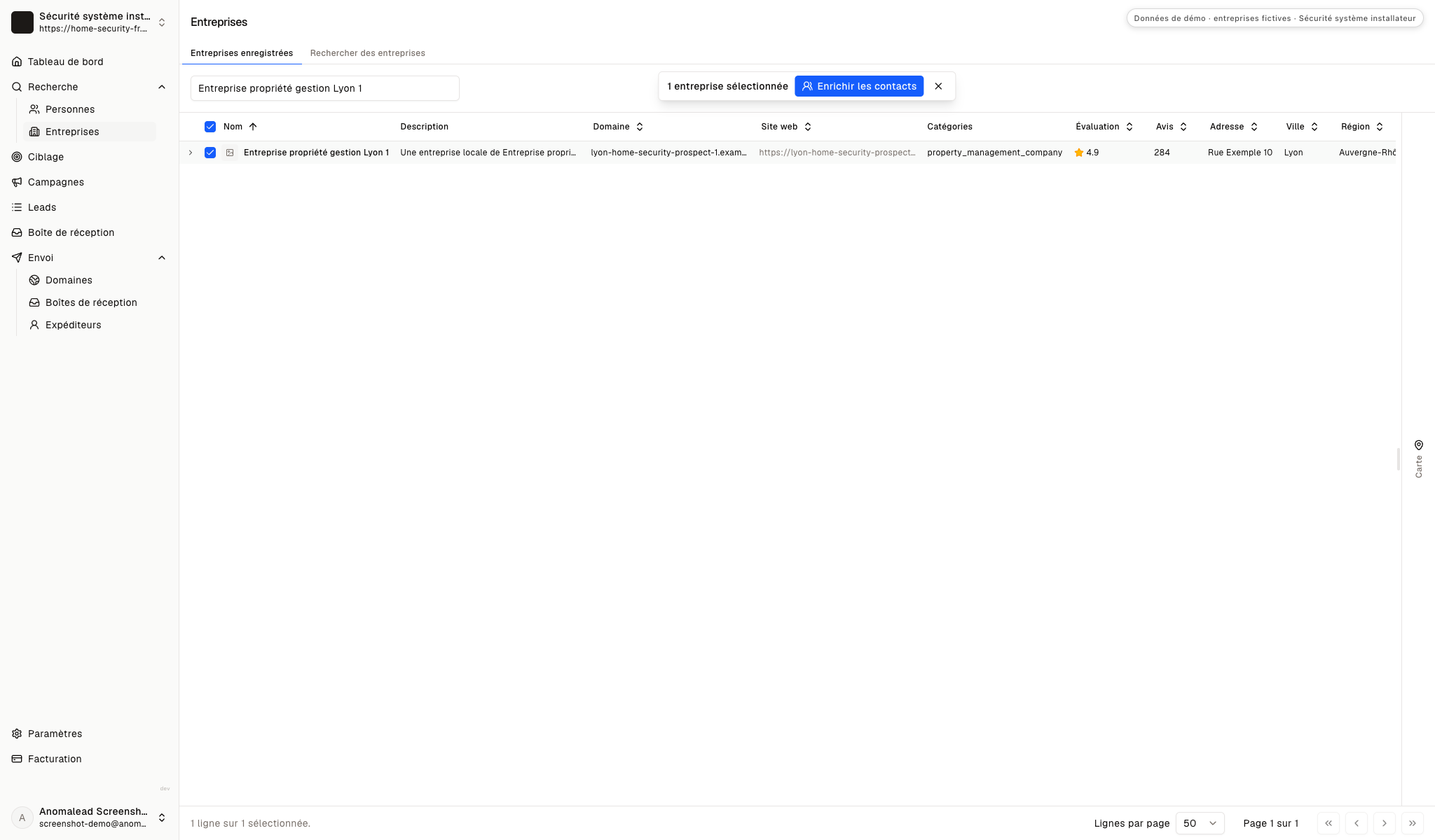 Une société sélectionnée apparaît avec l’action d’enrichissement des contacts.