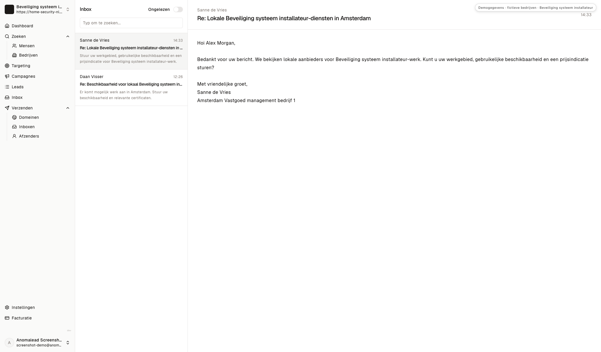 De inbox toont fictieve vragen over regio, beschikbaarheid, een prijsindicatie en kwalificaties.