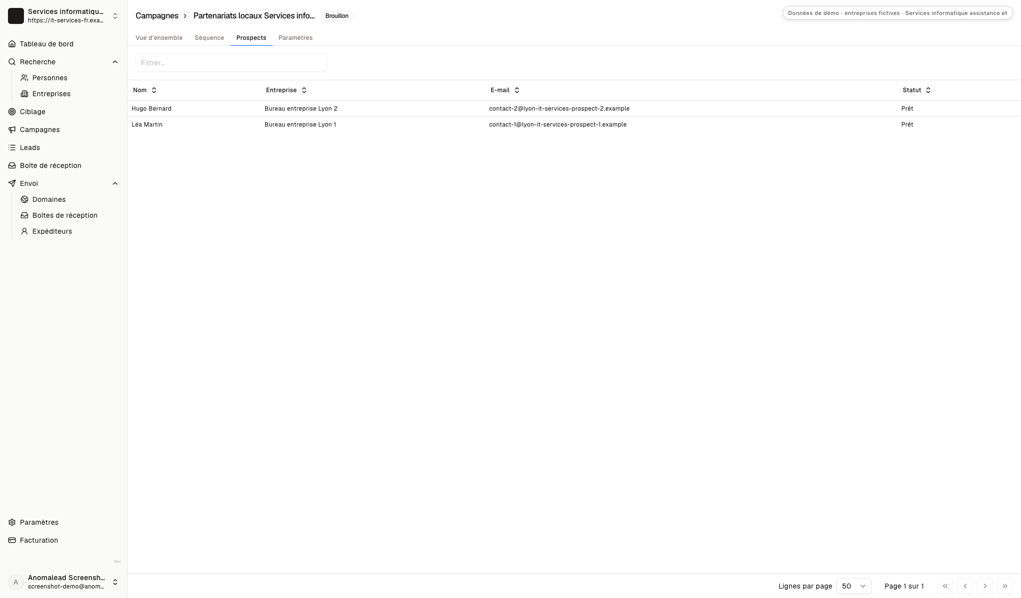 Deux contacts de bureaux fictifs sont sélectionnés pour un projet informatique.