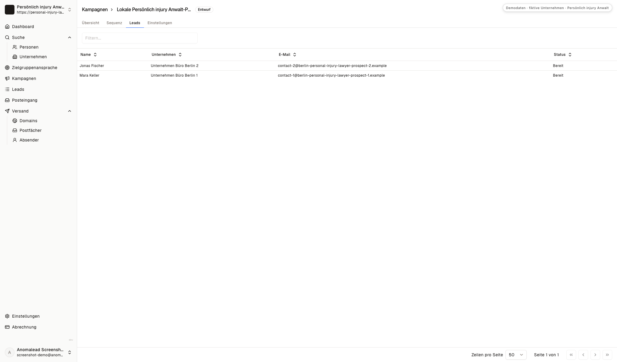 Empfängertabelle mit Taylor Reed und Jordan Morgan, ihren fiktiven Corporate offices, E-Mail-Adressen und dem Status Bereit.