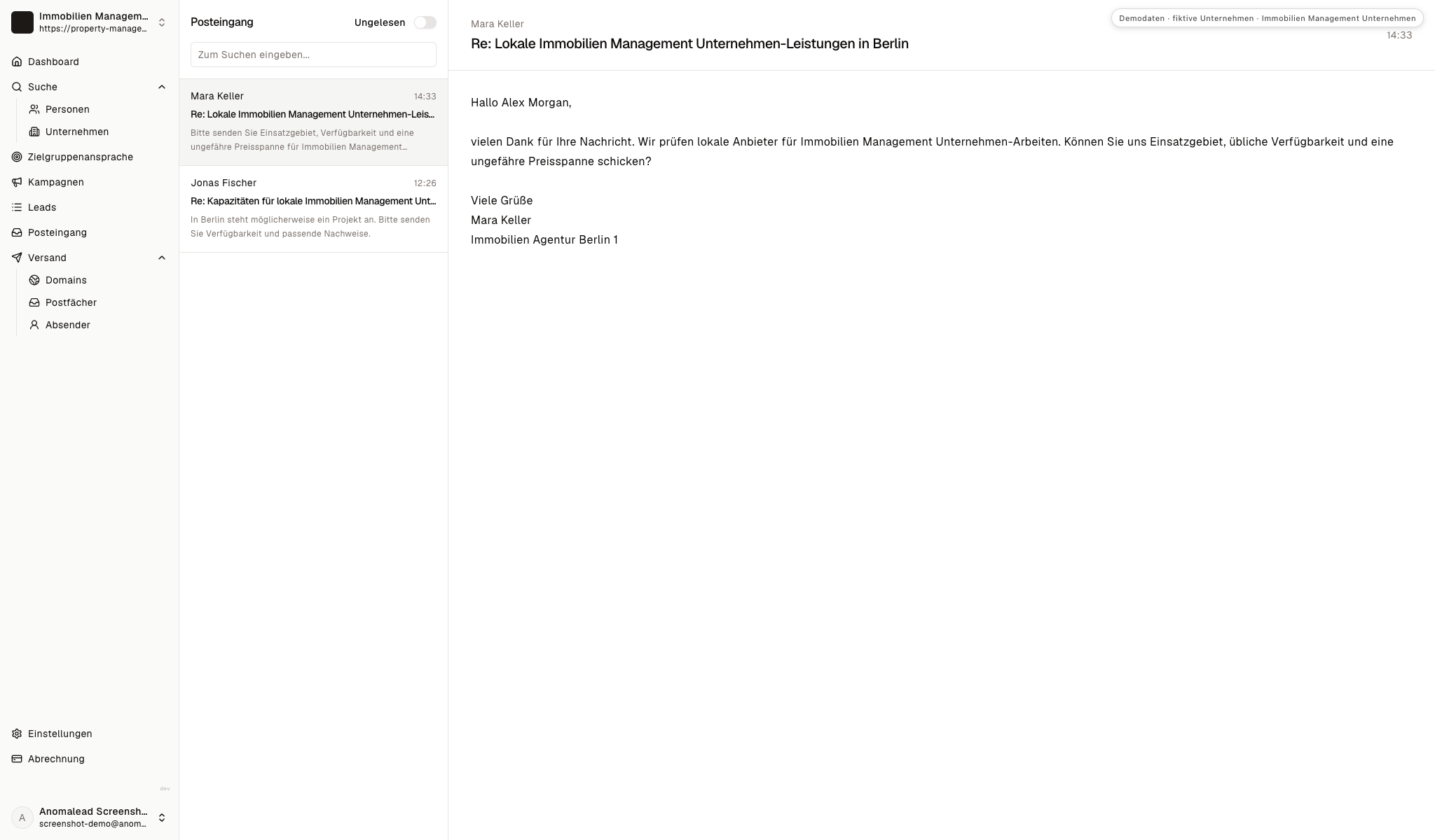 Postfachansicht mit zwei fiktiven Antworten von Mara Keller und Jonas Fischer zu Gebiet, Verfügbarkeit und Nachweisen.