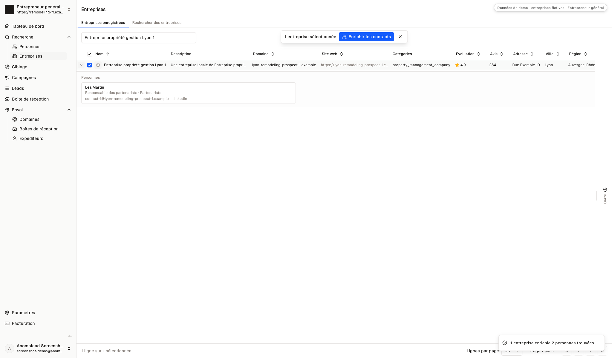 Le tableau du compte sélectionné affiche deux contacts fictifs par leur nom et leur fonction liée aux partenariats.