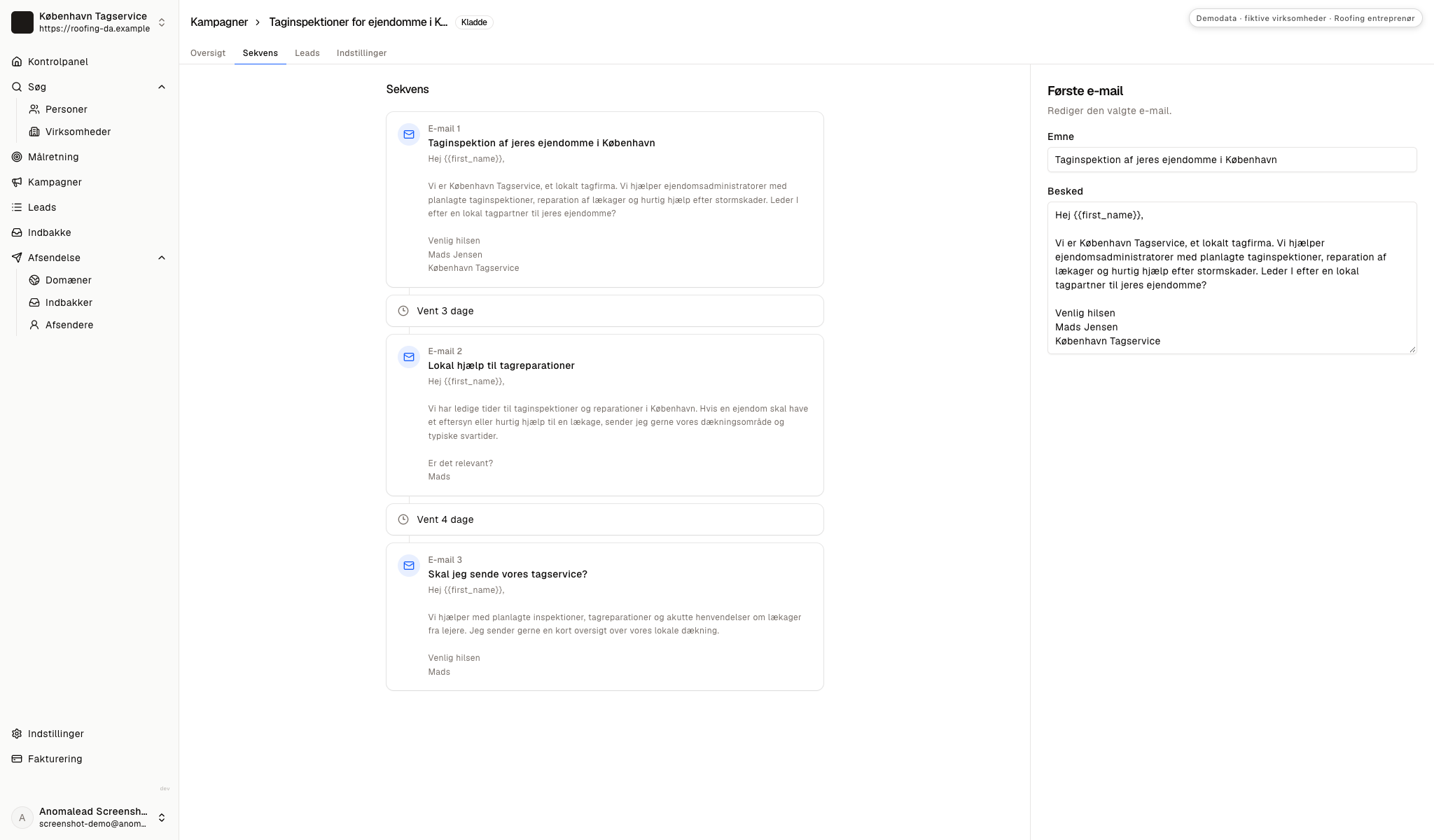 En sekvens med tre e-mails om tagarbejde er åben til gennemgang, og to ventetrin kan ses mellem beskederne.