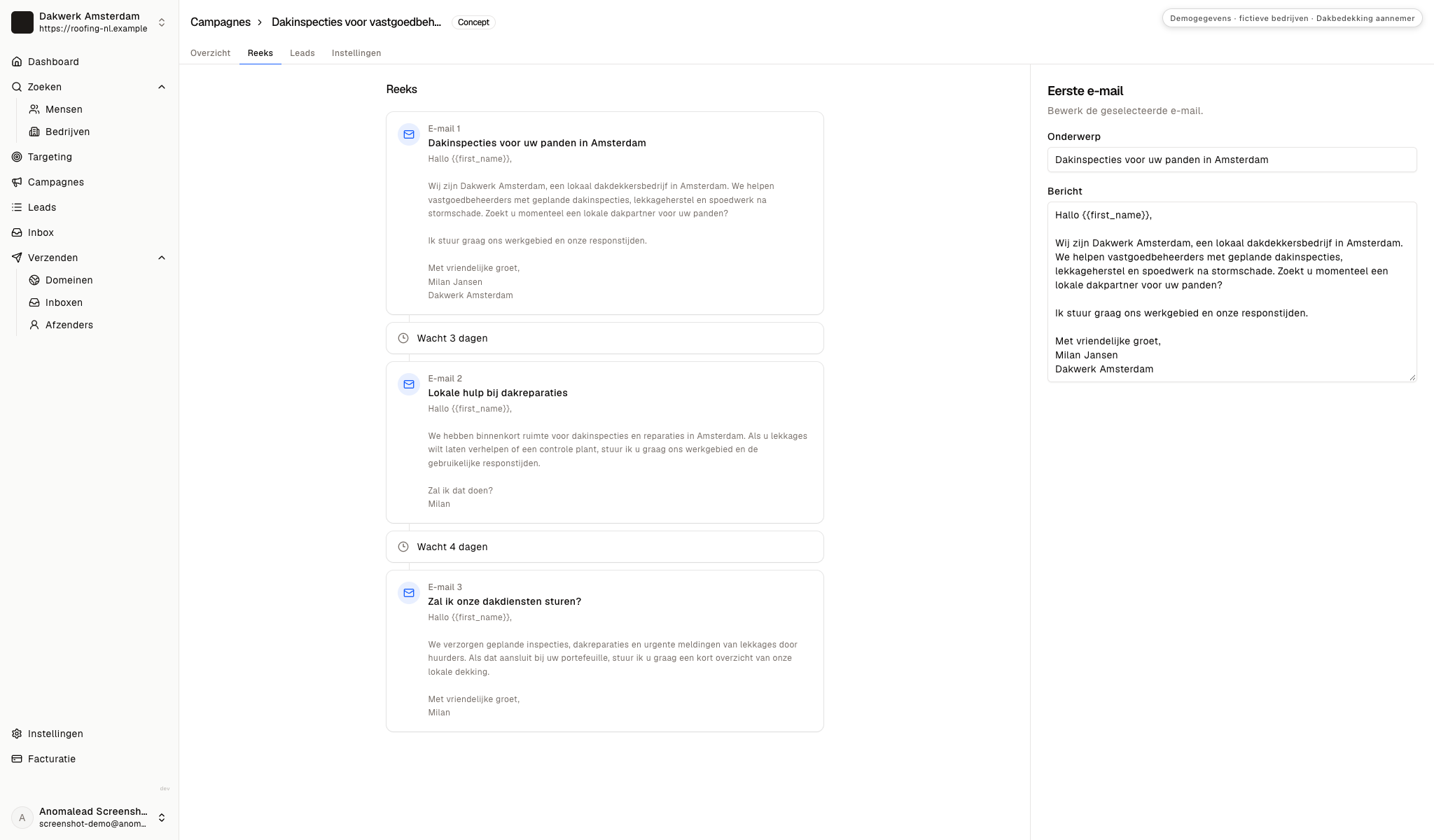 Een e-mailreeks voor dakonderhoud wordt nagekeken; drie berichten en twee geplande wachttijden zijn zichtbaar.