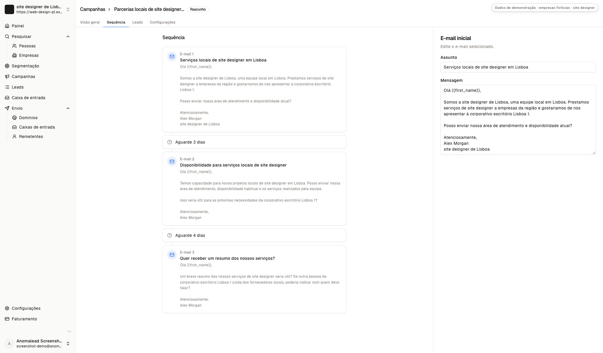 O editor exibe três e-mails preparados e os intervalos entre envios.